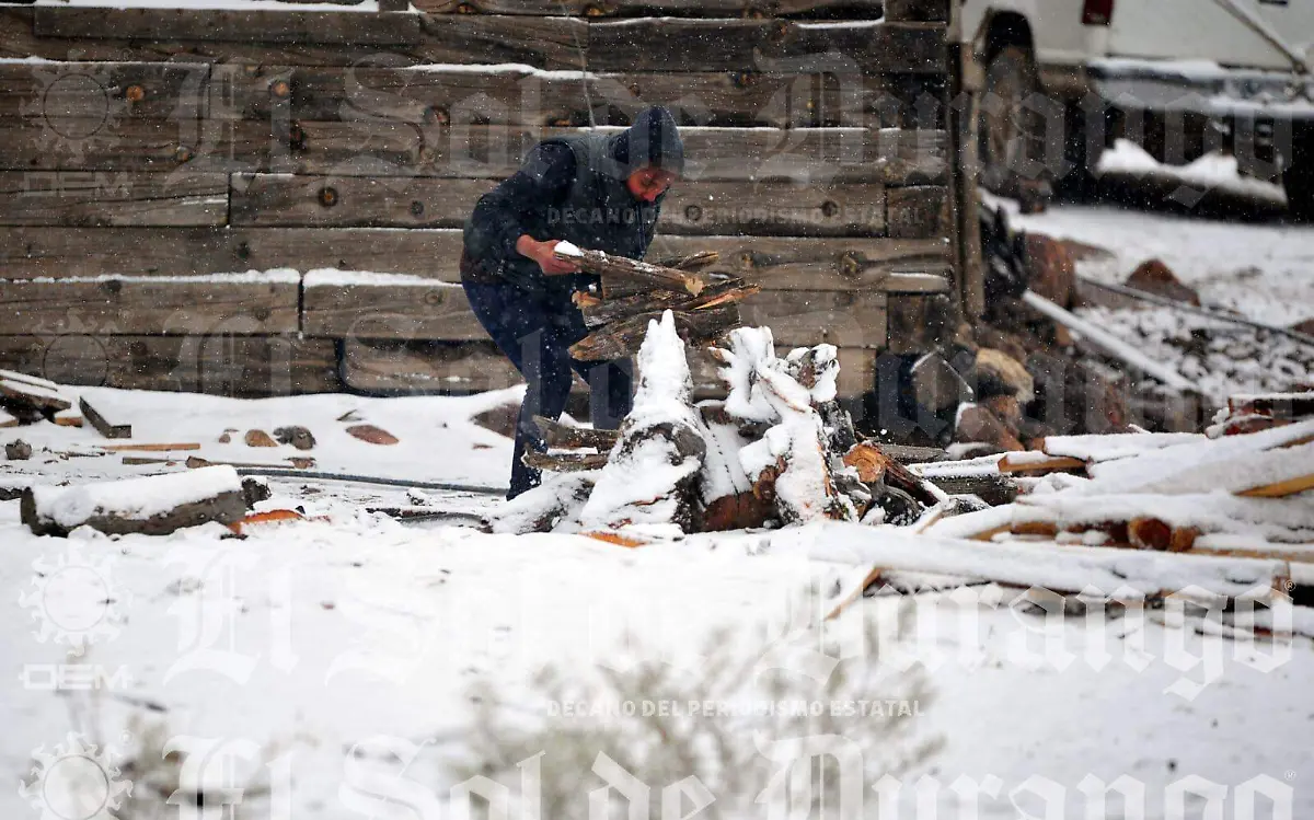 Cae nieve en la sierra de Durango