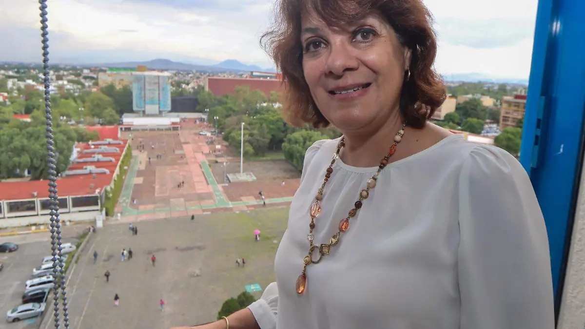 Es especialista en historia socio-cultural del Caribe insular siglo XX