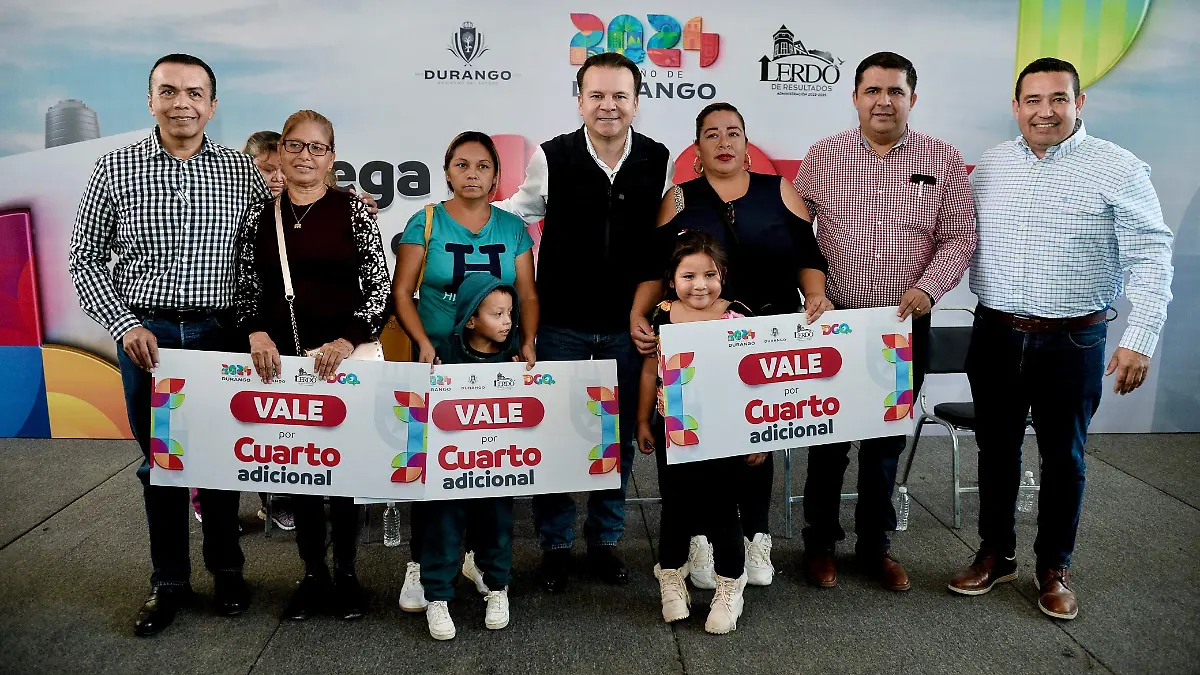 Entrega y supervisa Esteban más obras en la región Laguna