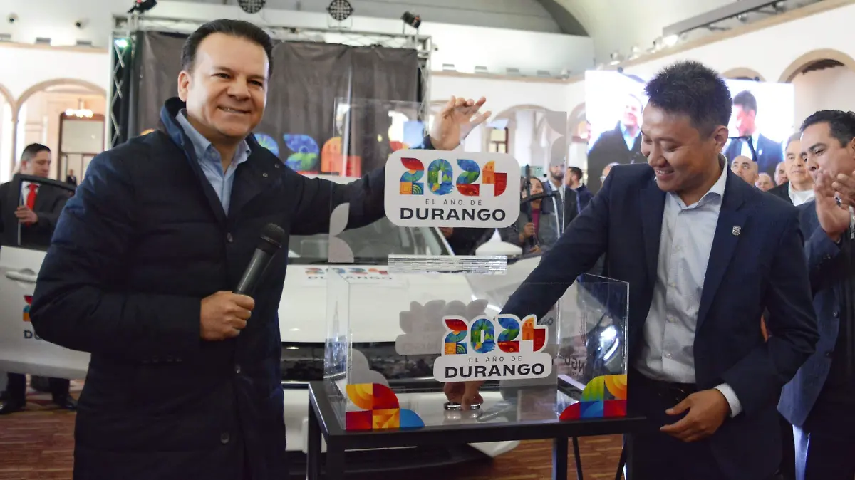 Llega inversión a Durango con empresa de autos eléctricos, anuncia Esteban Villegas
