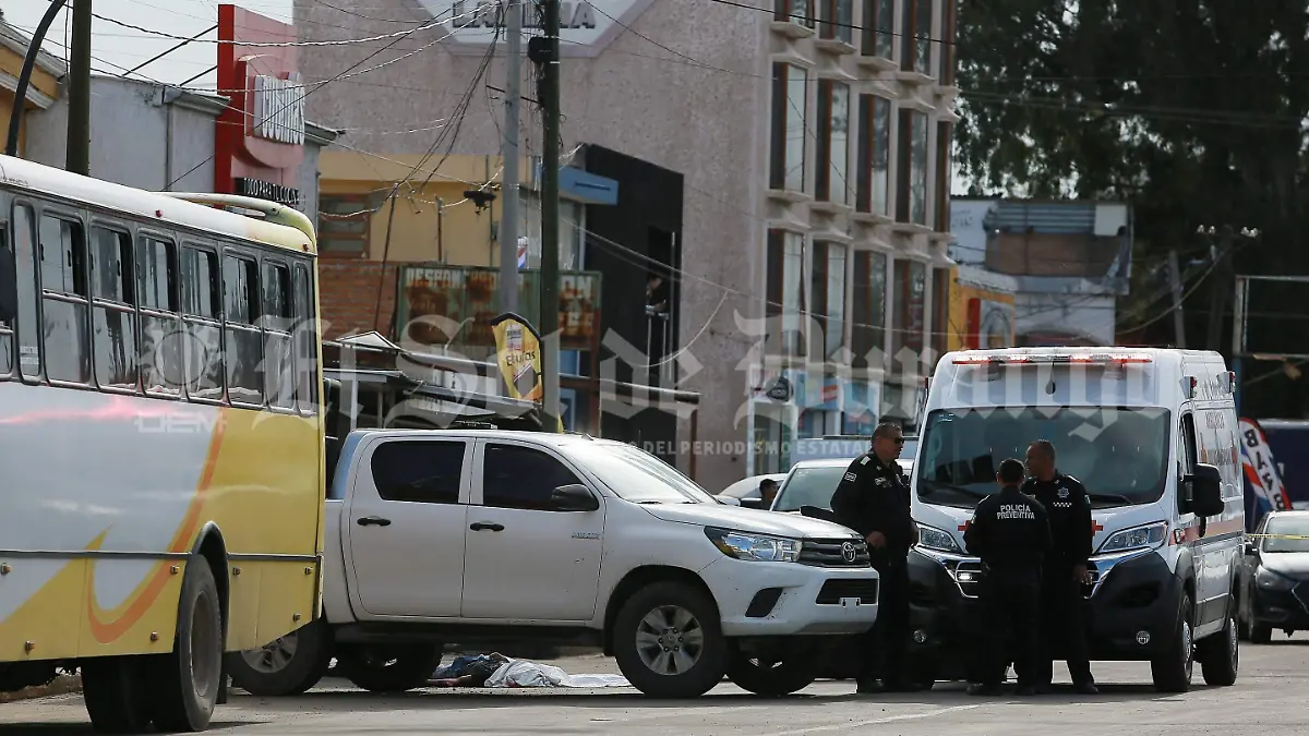 Chofer de autobús amarillo mata a un pasajero