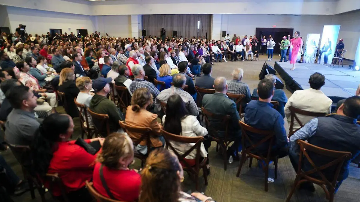 Presenta Gaby Hernández su estrategia "senadora 3 en 1” / Foto: Cortesía