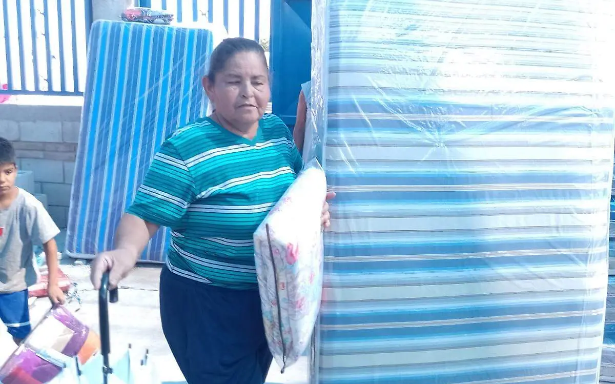 “Guino” Herrera envía colchones al Vergel