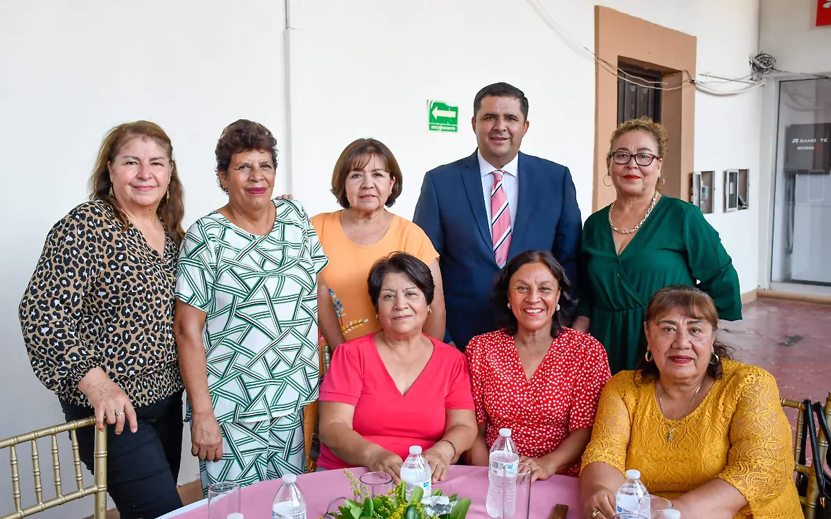 Festejan adultos mayores en Lerdo