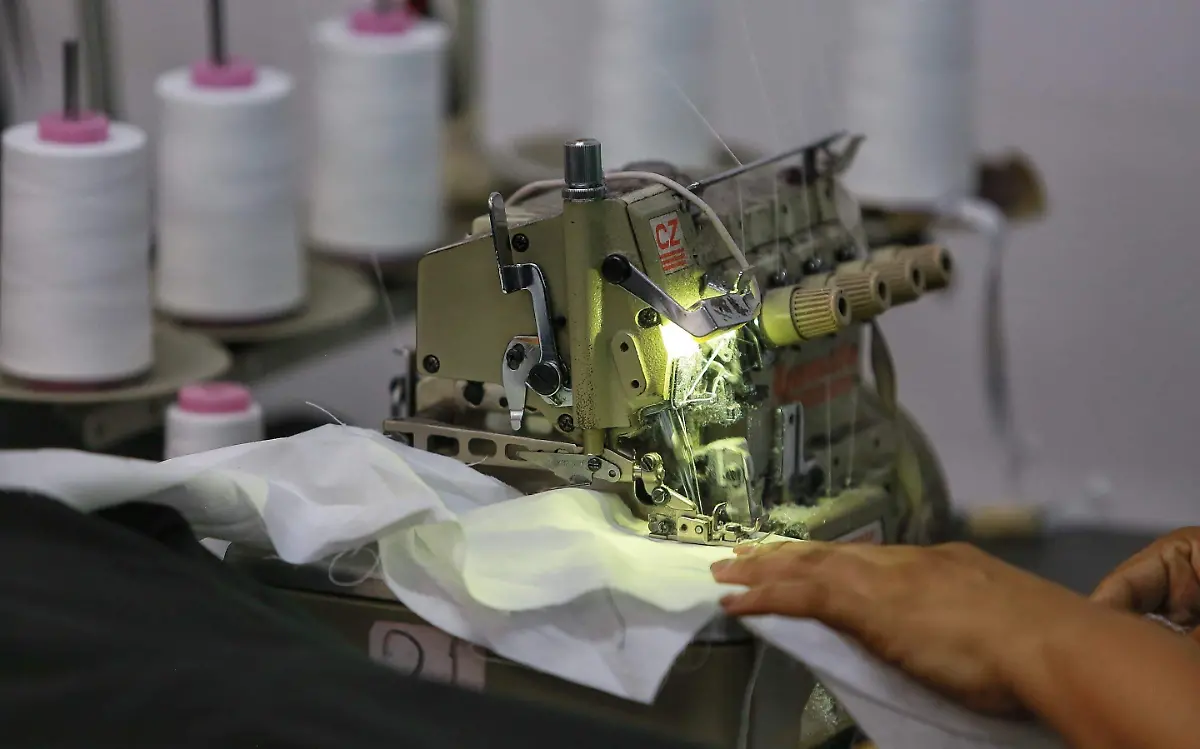 Elaboración de uniformes escolares en Durango