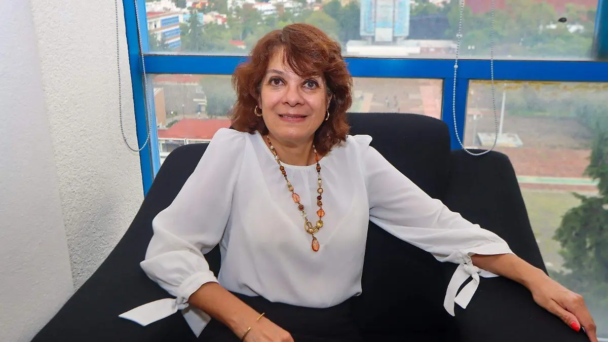 Margarita Vargas Canales nació en Durango, es Licenciada en Relaciones Internacionales, Maestra y doctora en Estudios Latinoamericanos por la UNAM