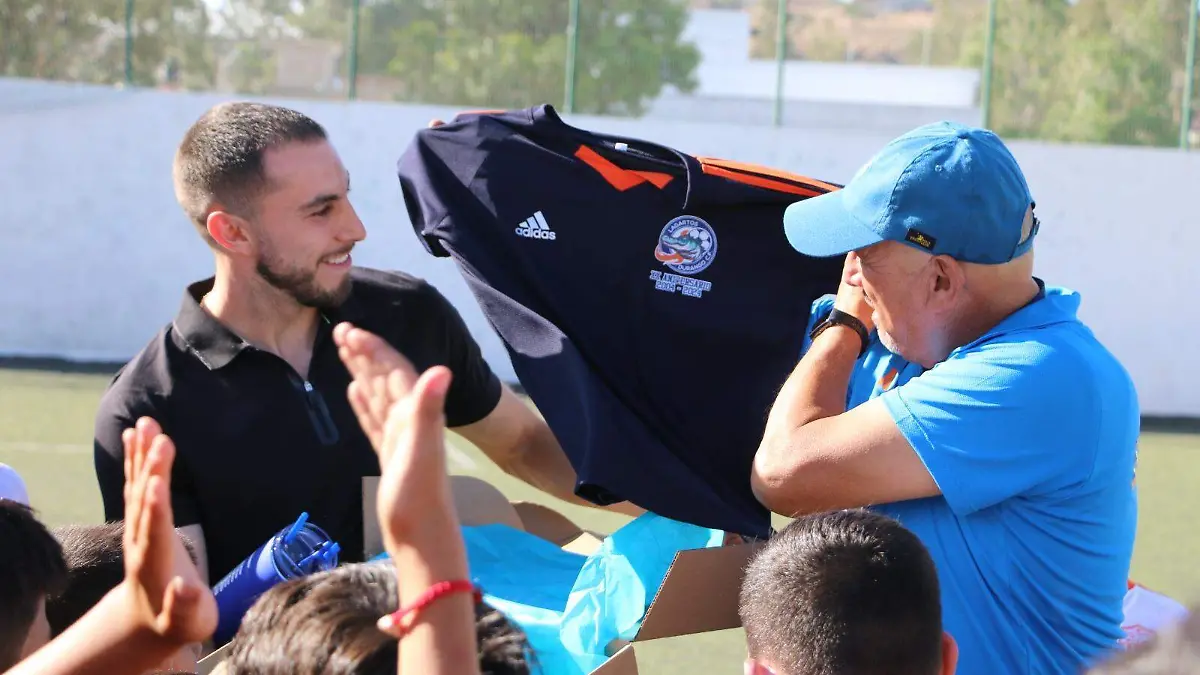 Alejandro Mayorga, en Durango, con su gente