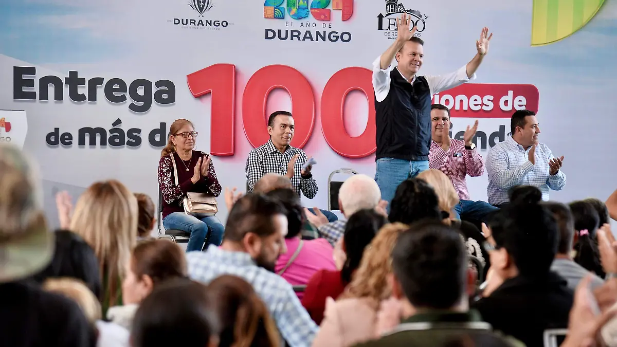 Entrega y supervisa Esteban más obras en la región Laguna