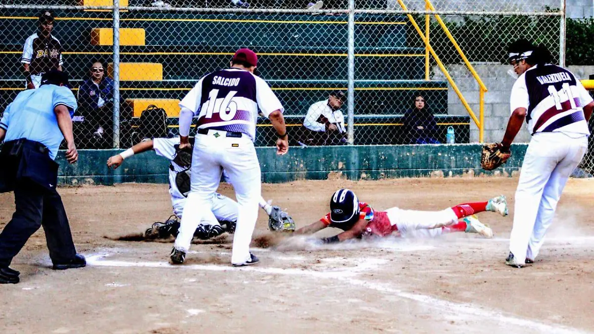 Durango derrota a Sinaloa en el macro de softbol
