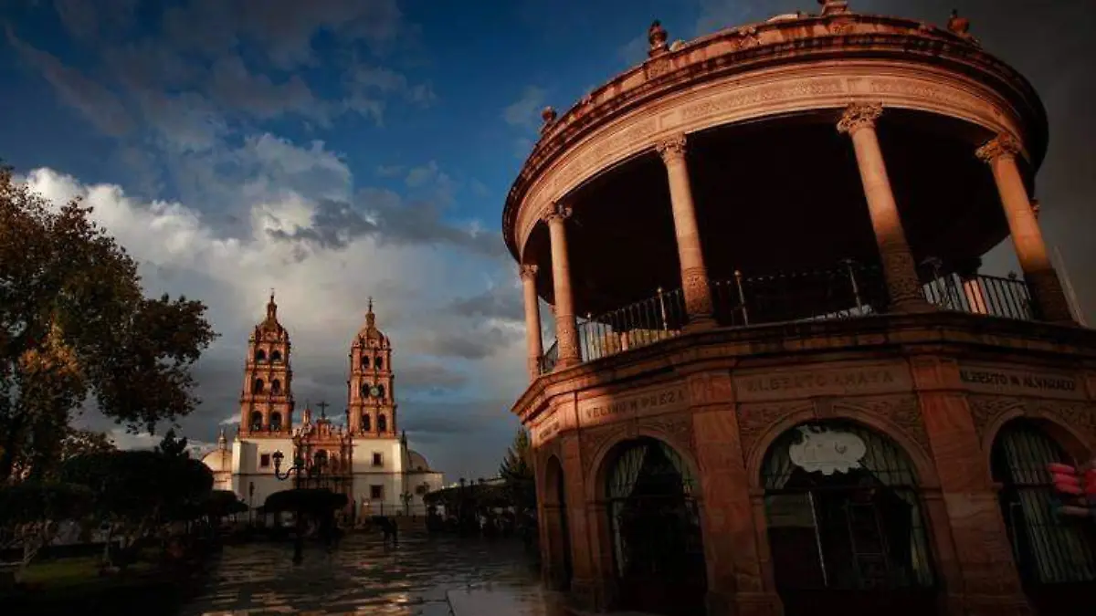 Catedral y Kiosco del centro histórico de la ciudad Durango