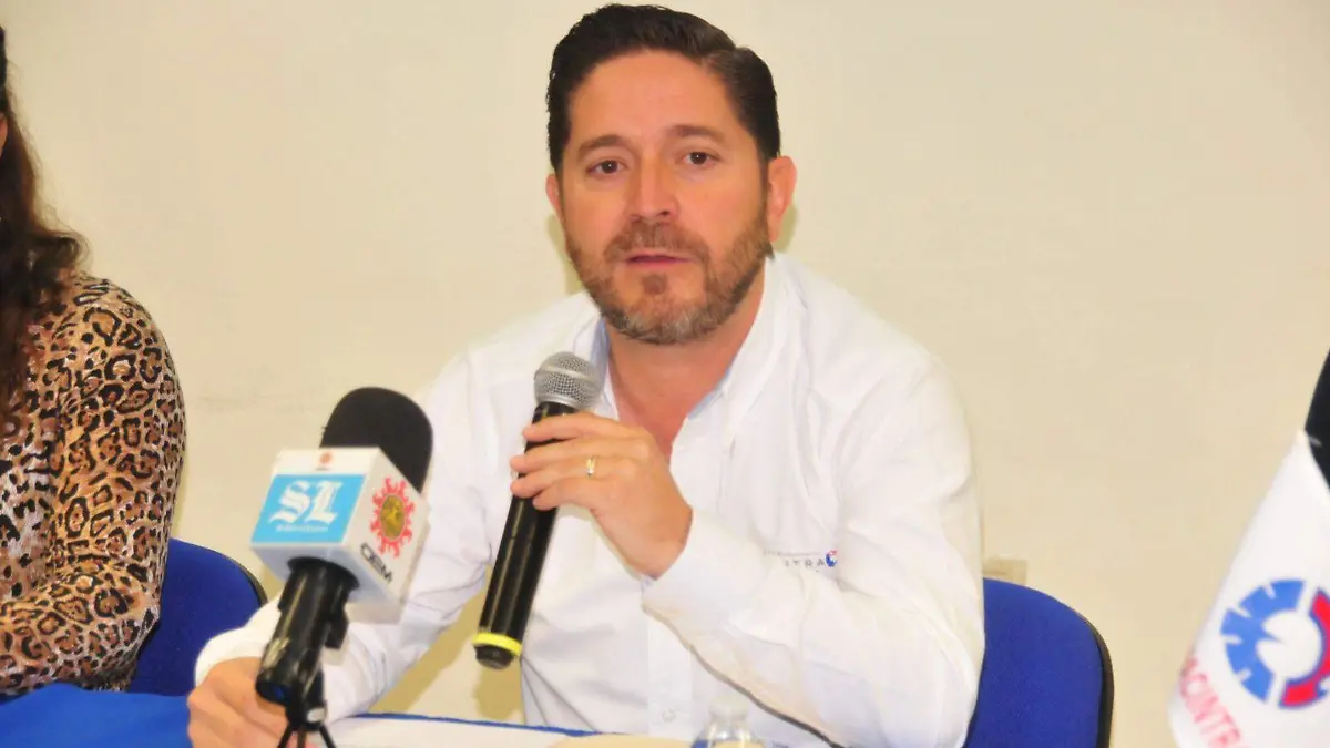 Para poder exigir a las dependencias hay que pagar la luz: Pedro Gutiérrez