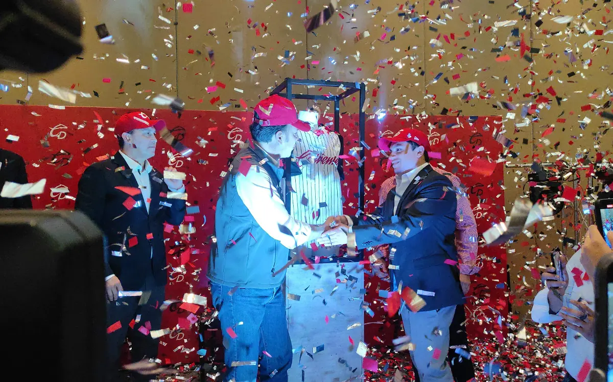 Presentan equipo de beisbol Caliente de Durango 2024