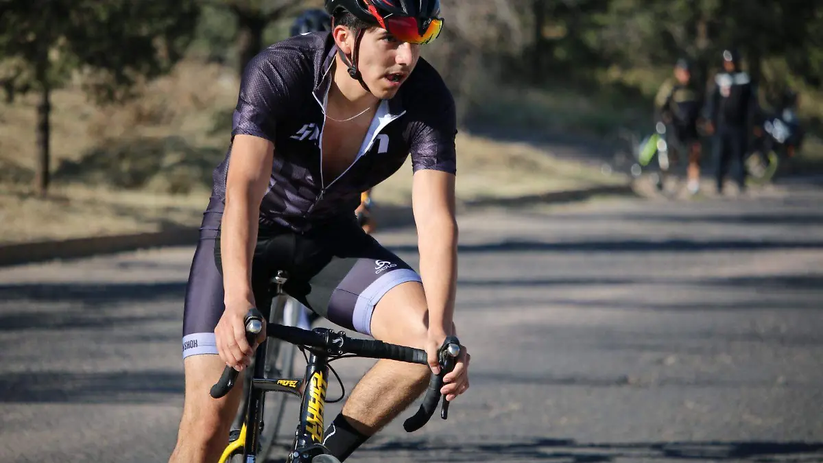 Jorge Silverio y Daniela García se llevan el triatlón con causa