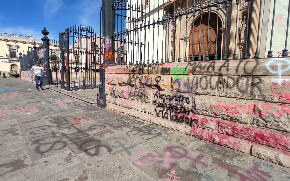 Daño causado a la infraestructura pública de Durango tras marcha del 8M