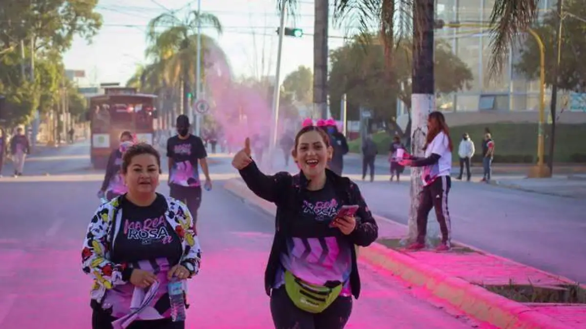 Este sábado Marea Rosa Glow 5K 