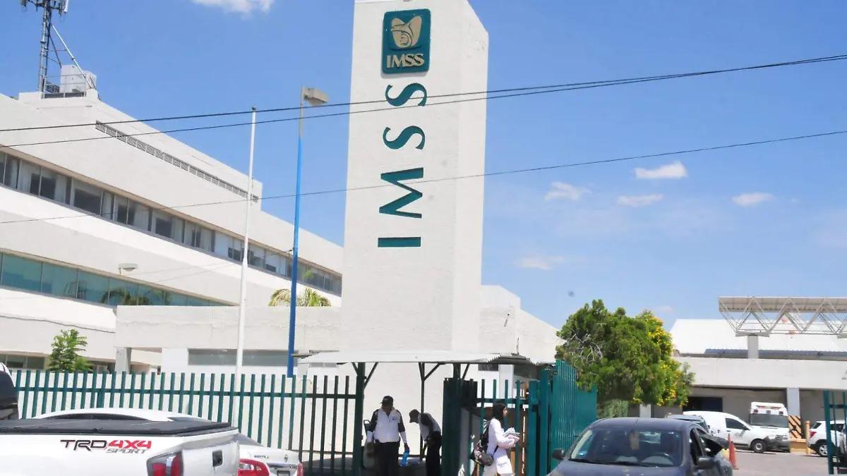 Niegan servicio a joven con Dengue Hemorrágico en la Clínica del IMSS 46