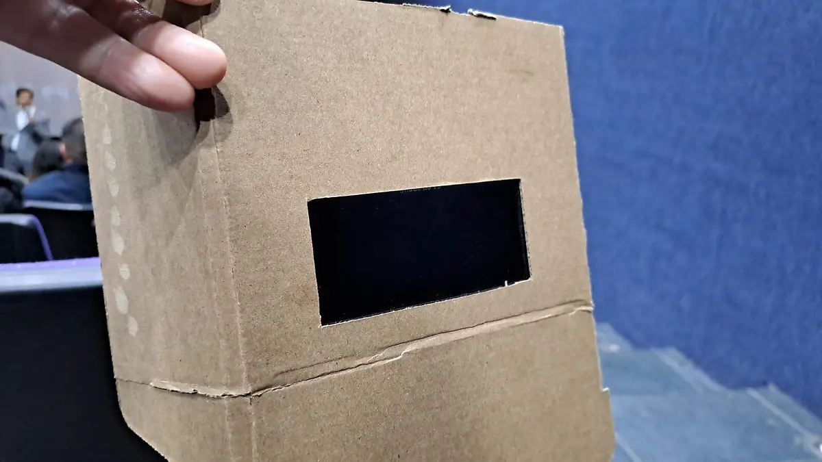¿Caja, lentes o vidrio de soldar?, así puedes cuidar tu vista durante el Eclipse