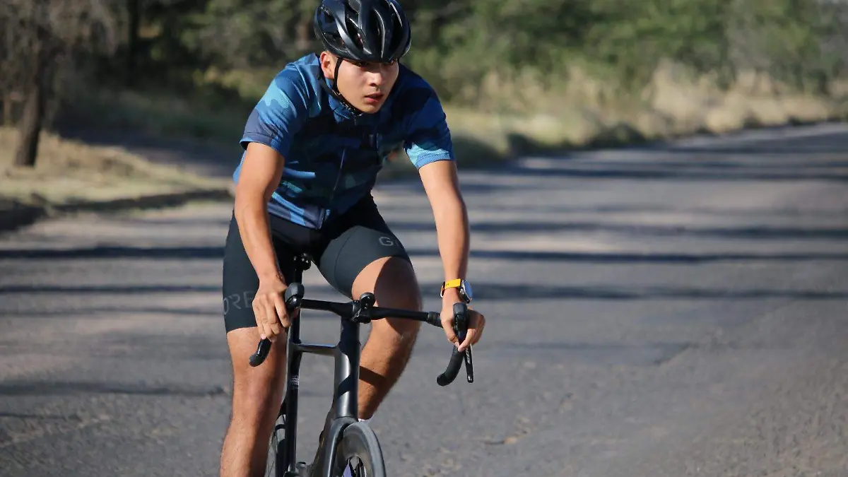 Jorge Silverio y Daniela García se llevan el triatlón con causa
