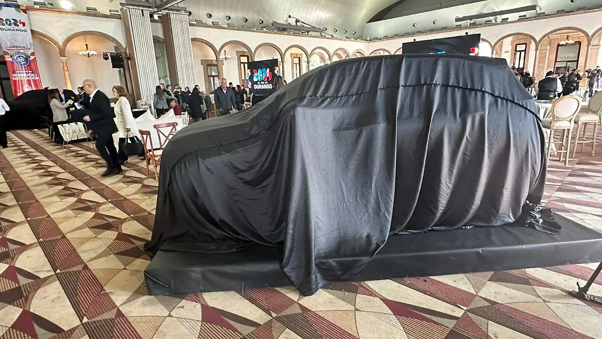 Llega inversión a Durango con empresa de autos eléctricos, anuncia Esteban Villegas