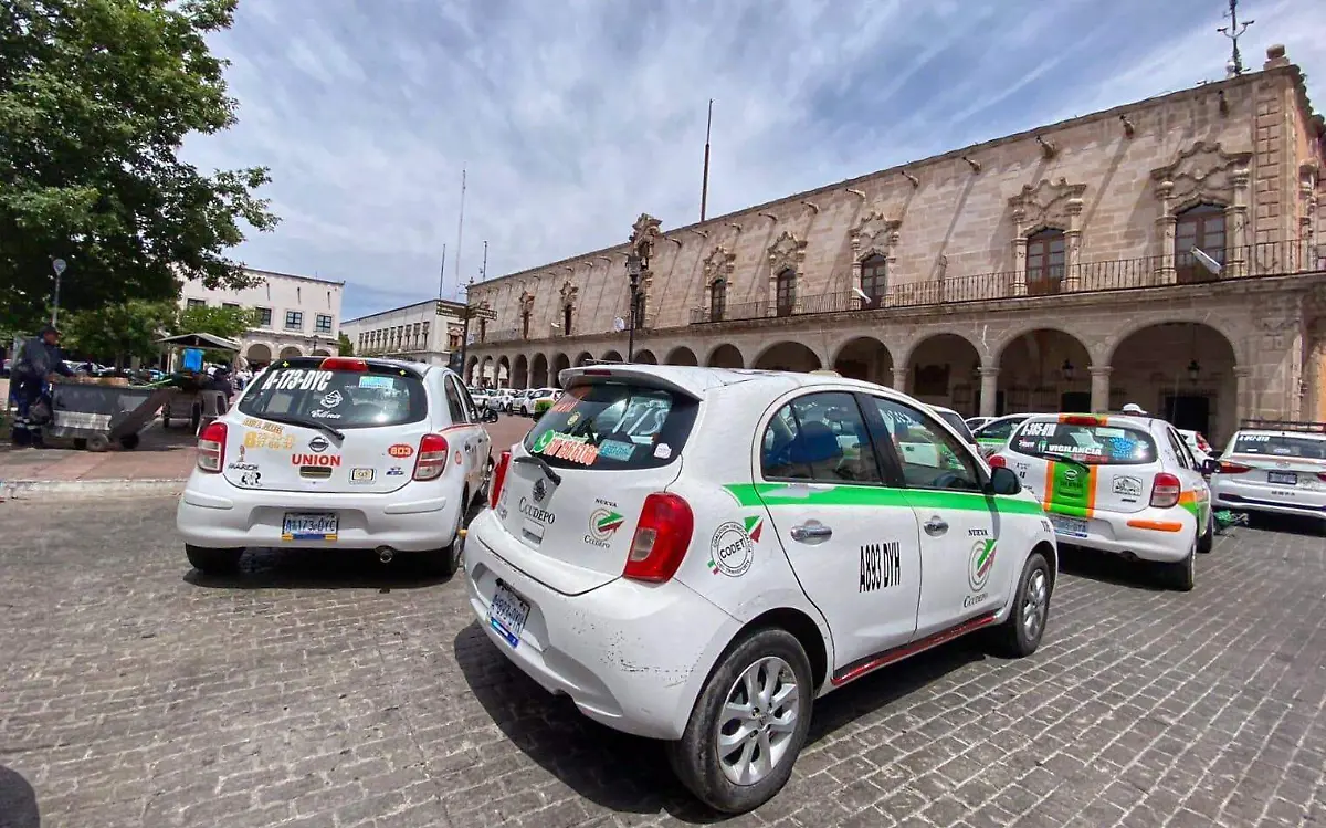 Analizarán taxistas aumento a la tarifa de transporte en Nuevo Ideal
