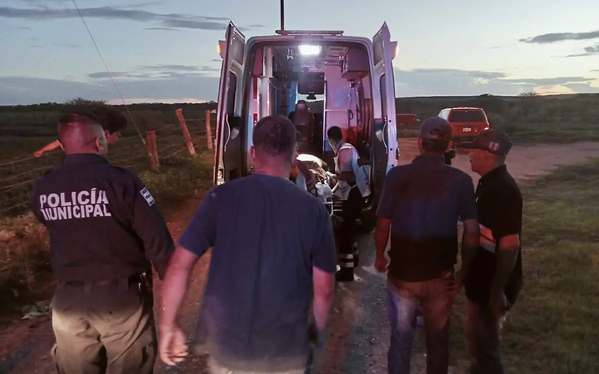 Casi mueren al manipular transformador de la CFE