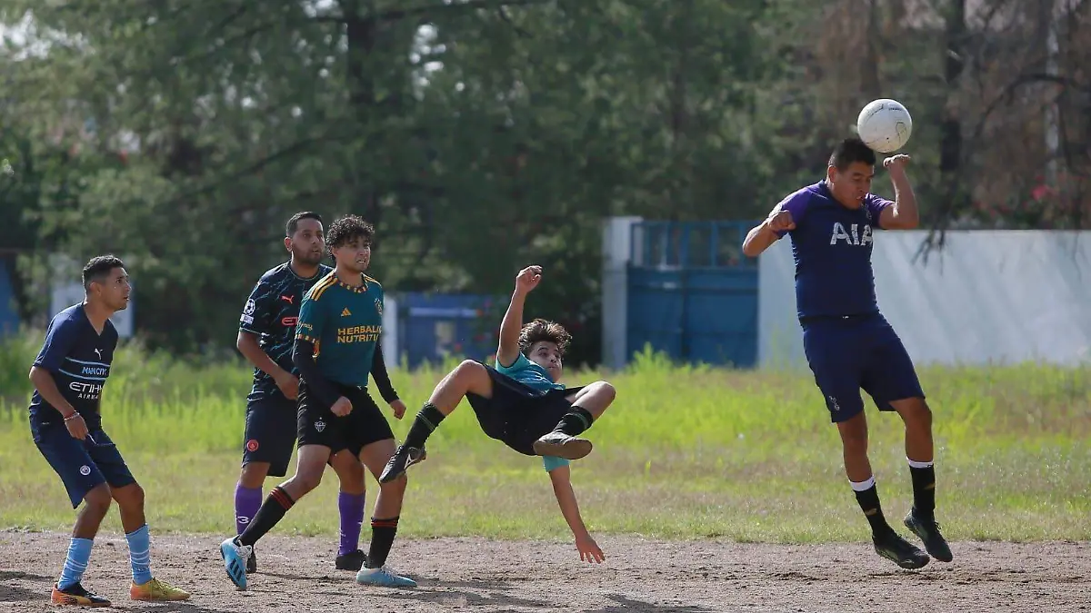 Tres equipos siguen invictos en la Benito