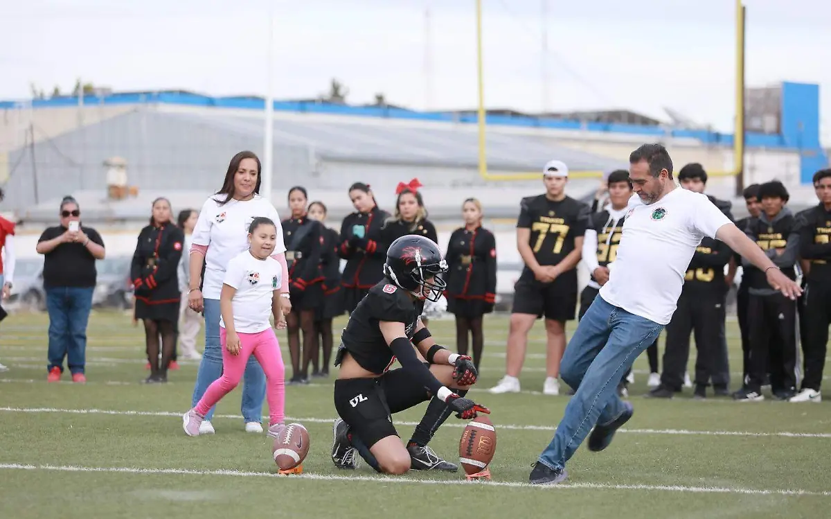 Luka Azael volvió al emparrillado