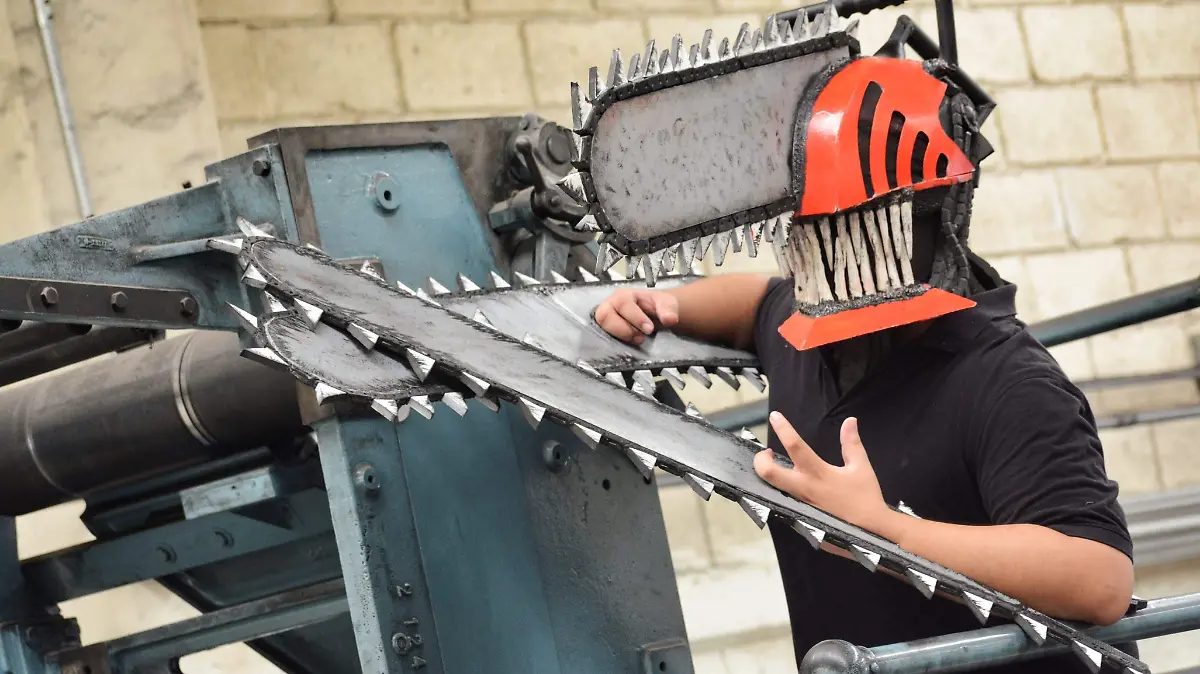 Bosper: Cosplayer duranguense creador de increíbles armaduras