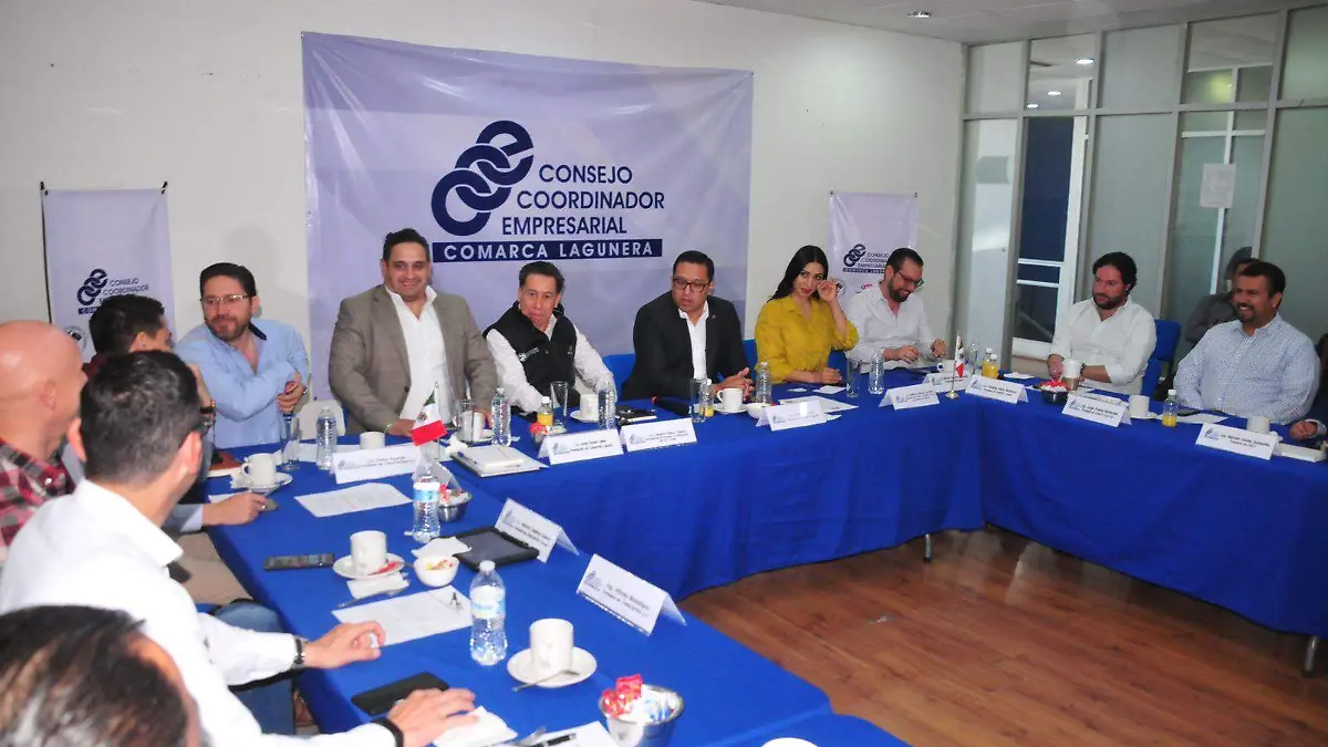 Signan colaboración entre el SAT y el CCE