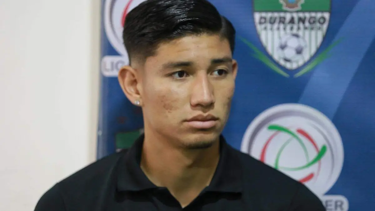 Alacranes listo para sacar el veneno