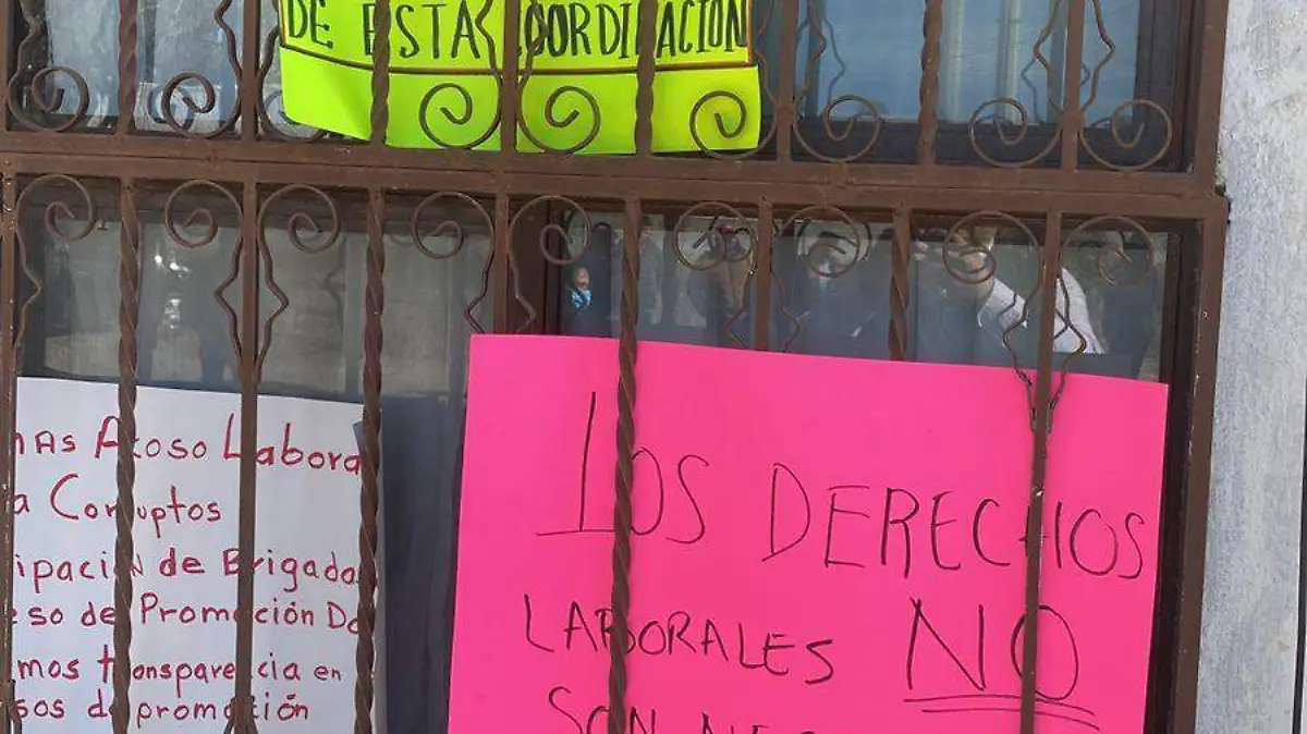 Protesta SNTE por irregularidades y atropellos en La Laguna