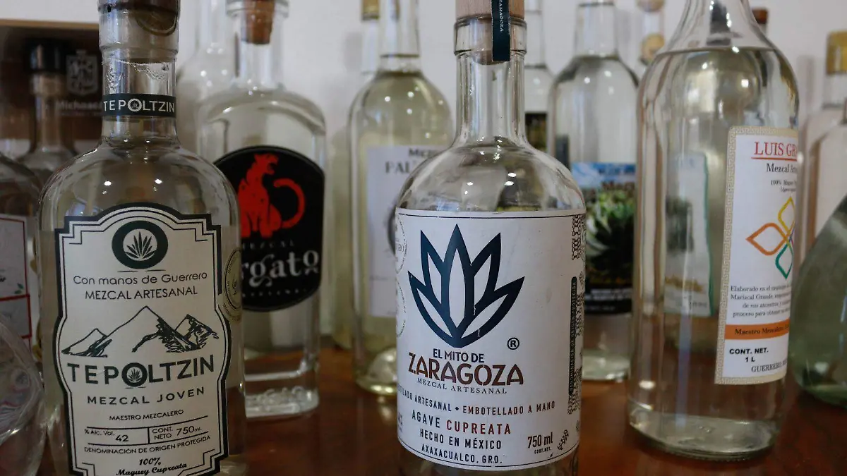 ¿Cómo se hace el mezcal, y es cierto que no da cruda?, aquí la explicación verdadera