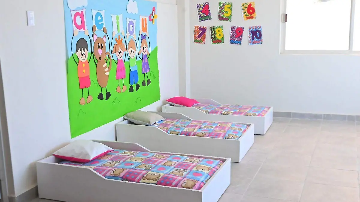 Lety Herrera entrega Estancia infantil nocturna