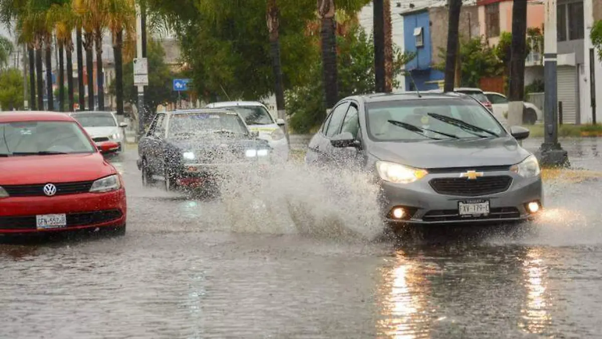 Se registra lluvia en la ciudad de Durango