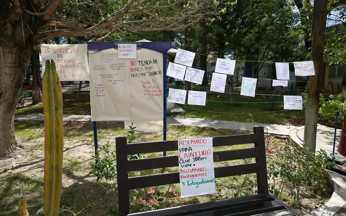 Alumnas y colectivos feministas colocan tendederos en ITD y UJED 2023