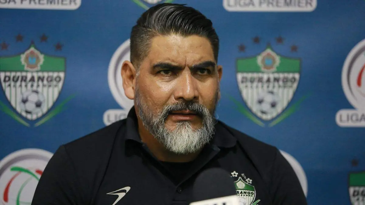 Alacranes listo para sacar el veneno