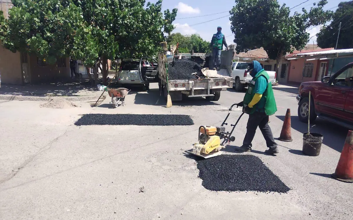 Programa de bacheo permanece en el municipio de Gómez Palacio