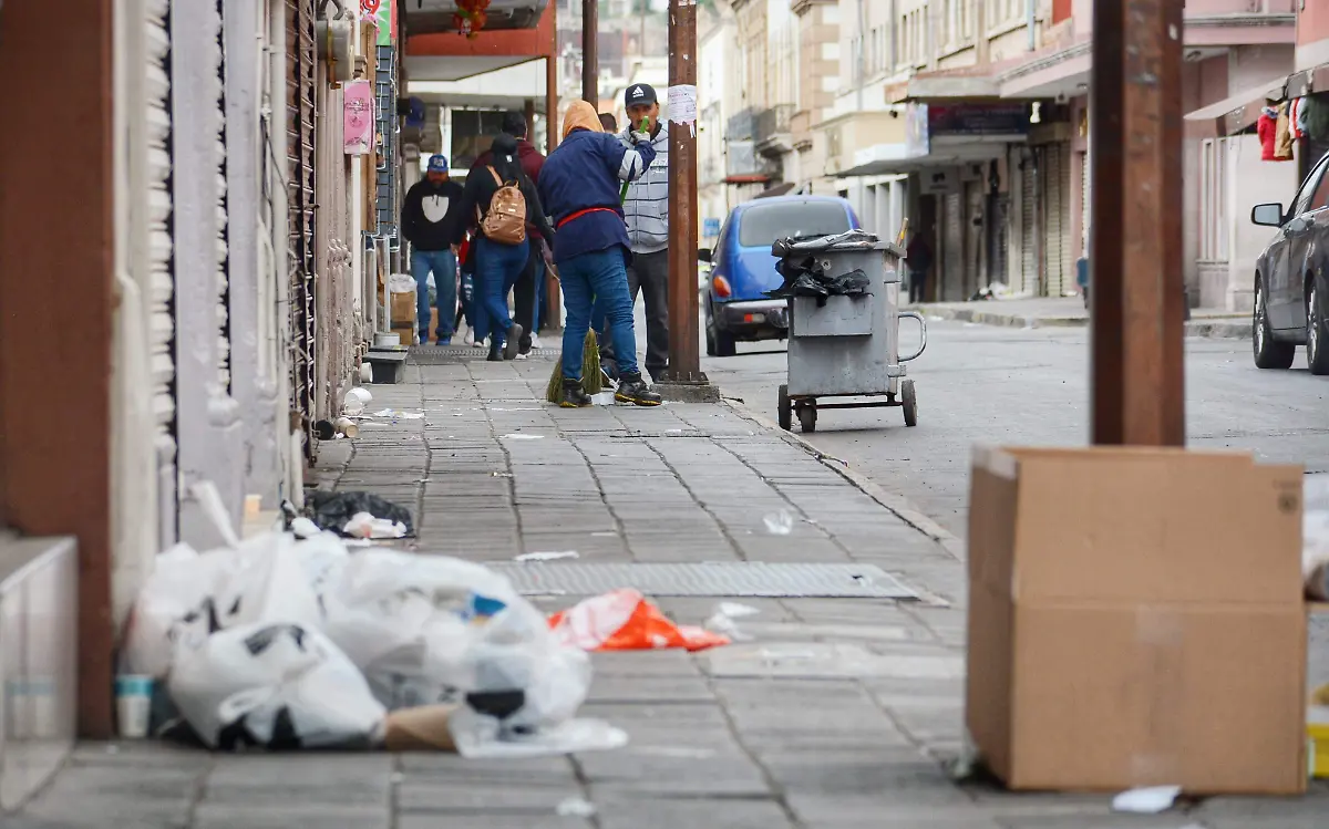 Comercio deja toneladas de basura en Durango
