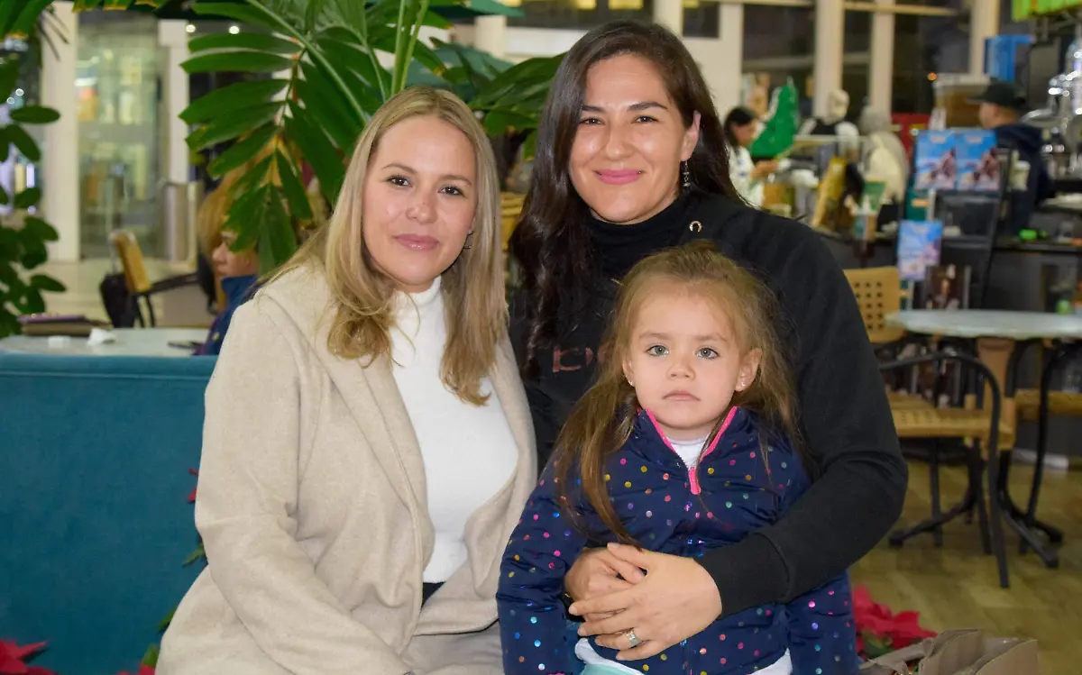 Carmen Macho, Brisia Olivas y la linda niña Isabel