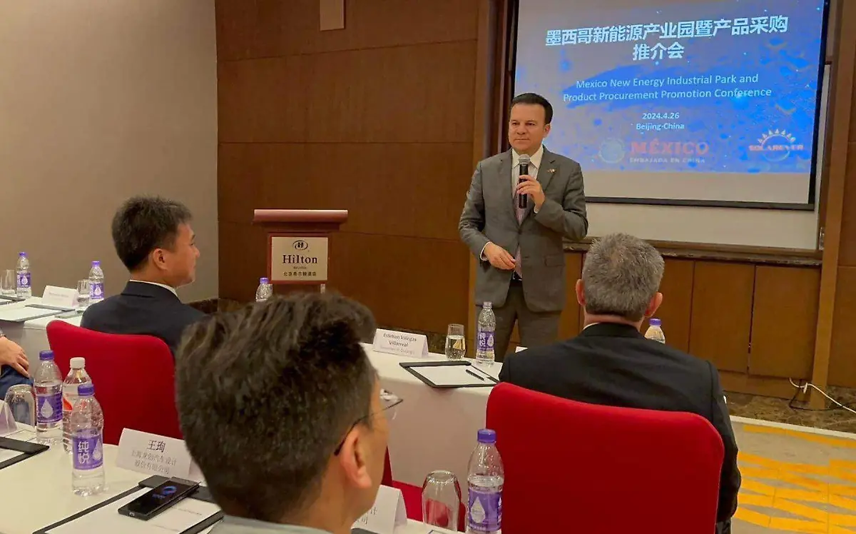 Esteban presentó ante empresas atractivos de Durango