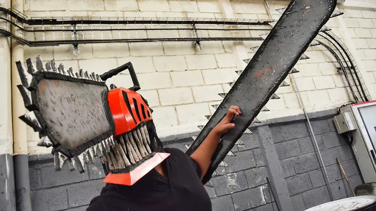 Bosper: Cosplayer duranguense creador de increíbles armaduras