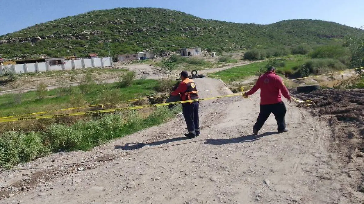 Colapsa puente en la Villa de Nazareno