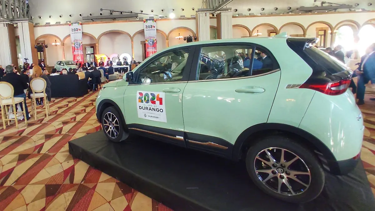 Llega inversión a Durango con empresa de autos eléctricos, anuncia Esteban Villegas