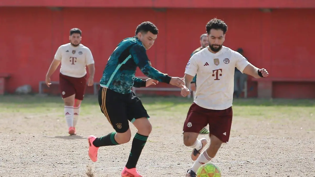 Tres equipos siguen invictos en la Benito