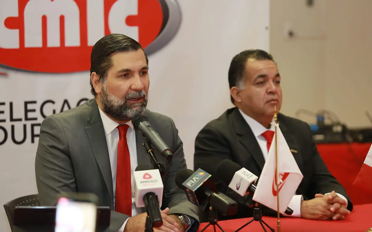 Rinde protesta nuevo presidente de la CMIC en Durango