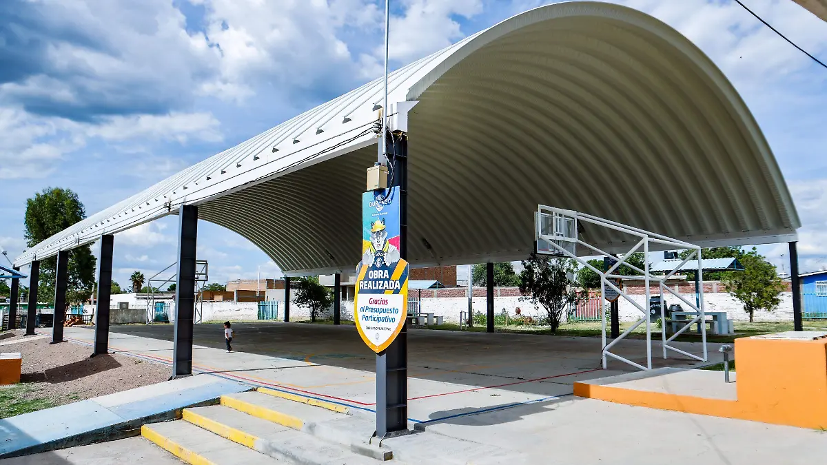 01. Cumplen los sueños de la gran familia en la Primaria Doroteo Arango (2)