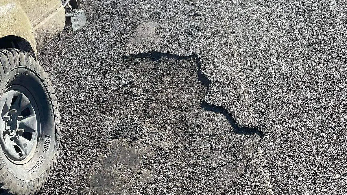 Cansados de esperar, ciudadanos bachean carretera Peñón Blanco-Yerbanís