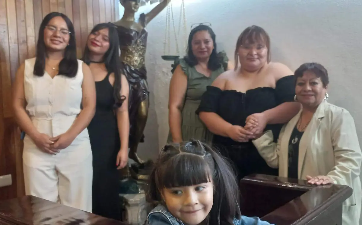 Es nueva Abogada Silvia Lorena Moreno Romero