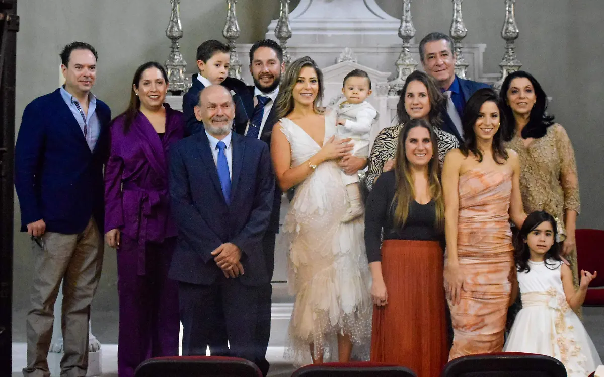 Familiares también les acompañaron