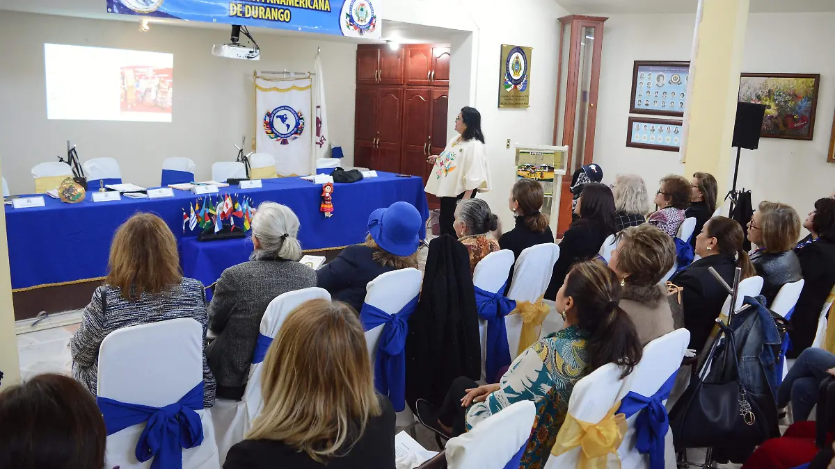Mesa redonda Panamericana de Durango rinde homenaje a Perú